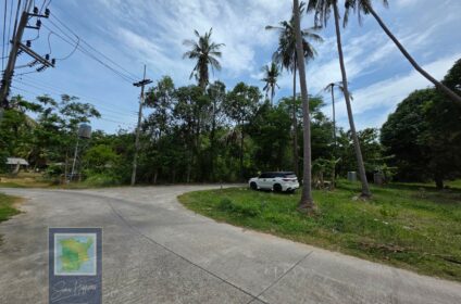 Flat land 240 meters from the beach